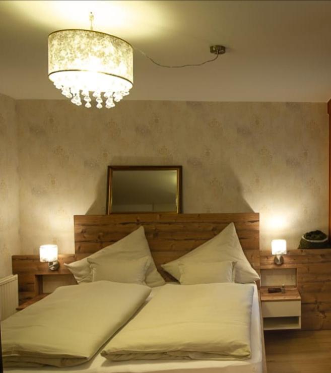 Arkadenhof Zur Puszta Graf Hotel Illmitz Exterior photo